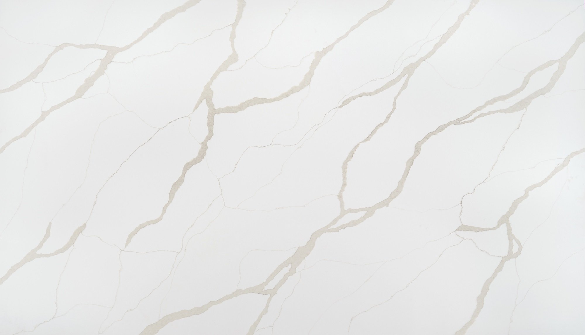 Stratus Quartz: Calacatta Solana